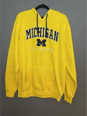 Michigan Wolverines Colosseum Men's XL Hoodie Yellow Go Blue Sweatshirt